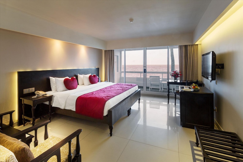 Mount Lavinia Hotel — Hotel rooms in Dehiwala-Mount Lavinia, Western Province