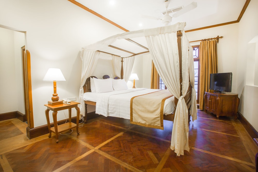 Mount Lavinia Hotel — Hotel rooms in Dehiwala-Mount Lavinia, Western Province