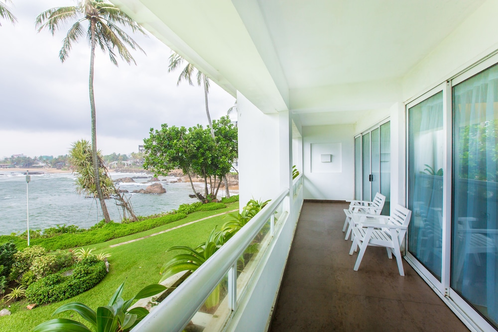 Mount Lavinia Hotel — Hotel building in Dehiwala-Mount Lavinia, Western Province