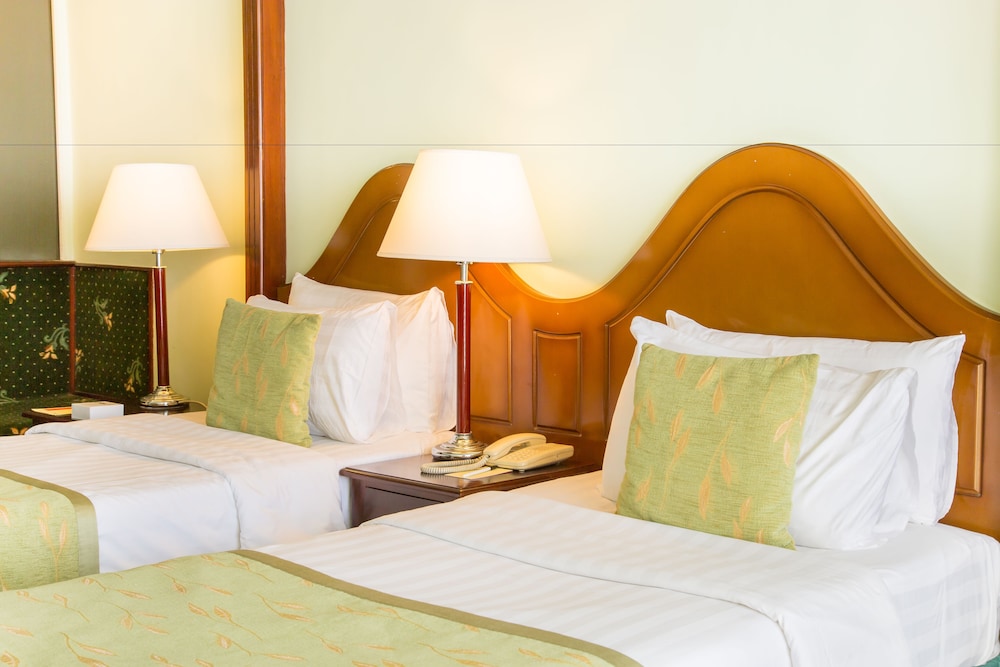 Mount Lavinia Hotel — Hotel rooms in Dehiwala-Mount Lavinia, Western Province