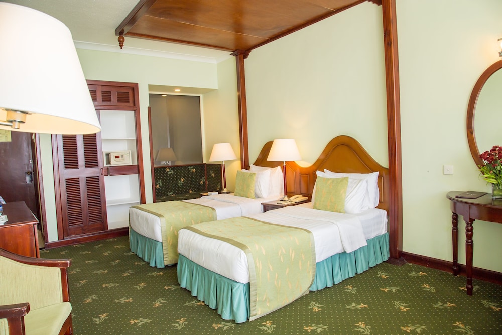 Mount Lavinia Hotel — Hotel rooms in Dehiwala-Mount Lavinia, Western Province
