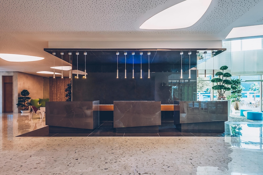 Carine Hotel Kumbor — Hotel building in Kumbor, Herceg Novi Municipality