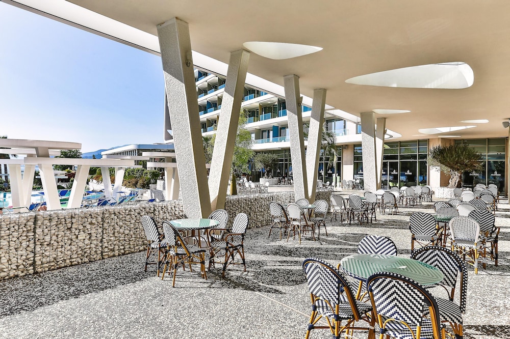 Carine Hotel Kumbor — Restaurant & bars in Kumbor, Herceg Novi Municipality