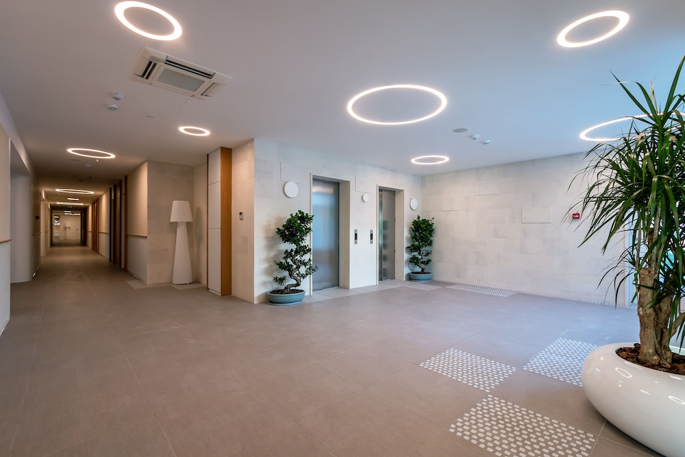 Carine Hotel Kumbor — Hotel building in Kumbor, Herceg Novi Municipality