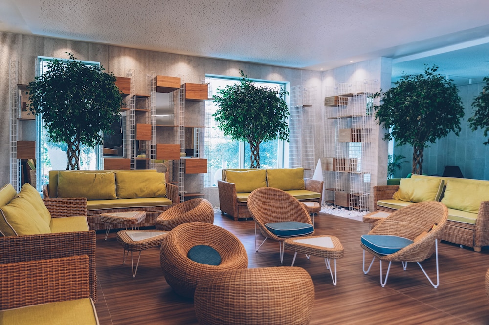 Carine Hotel Kumbor — Hotel building in Kumbor, Herceg Novi Municipality