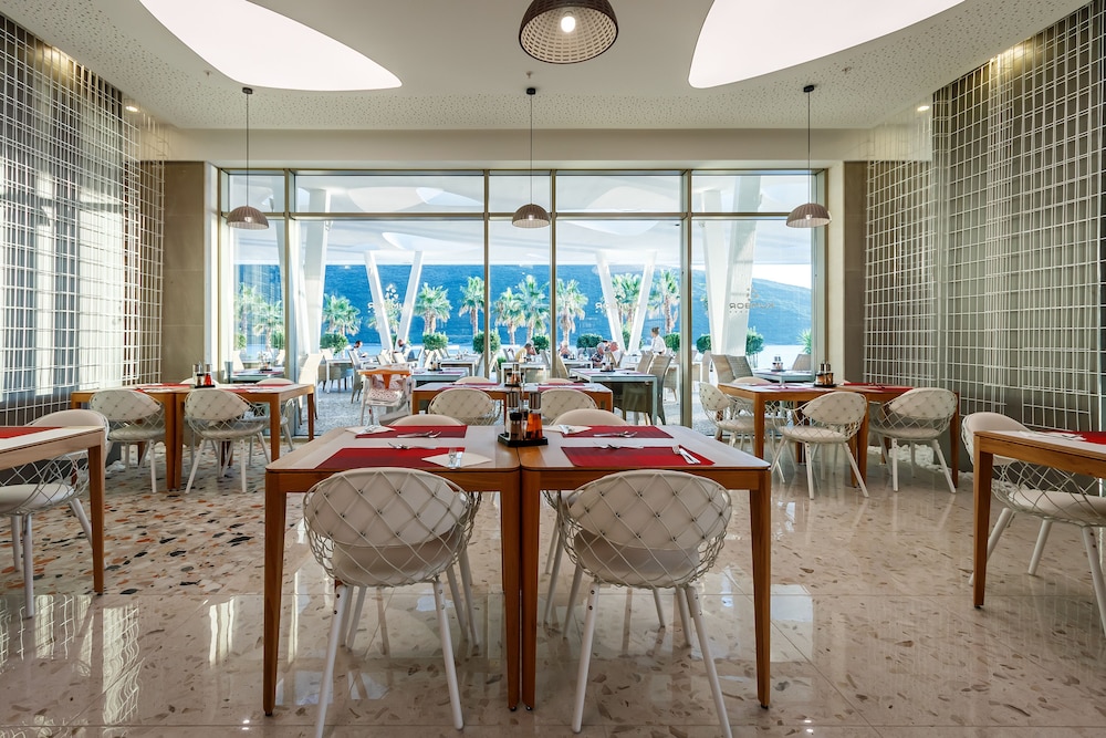 Carine Hotel Kumbor — Restaurant & bars in Kumbor, Herceg Novi Municipality