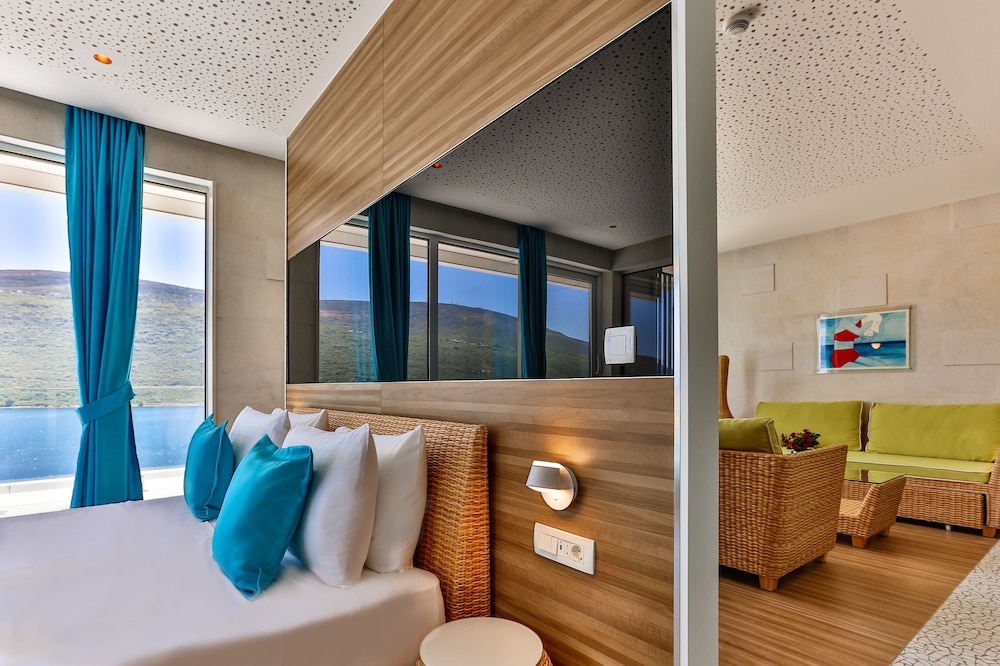 Carine Hotel Kumbor — Hotel rooms in Kumbor, Herceg Novi Municipality