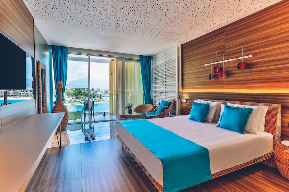 Carine Hotel Kumbor — Hotel rooms in Kumbor, Herceg Novi Municipality