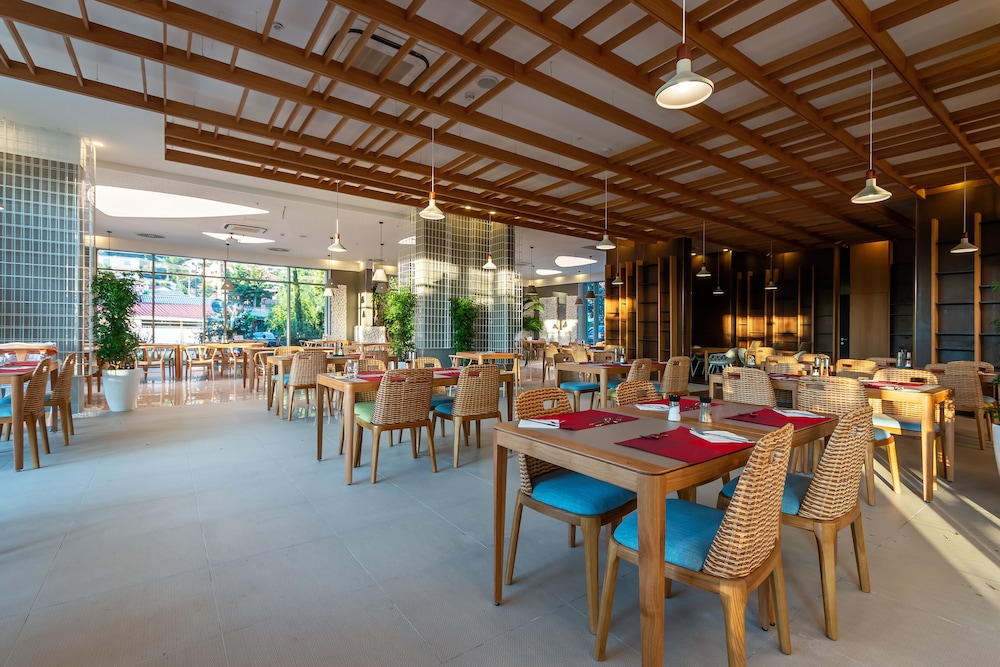 Carine Hotel Kumbor — Restaurant & bars in Kumbor, Herceg Novi Municipality