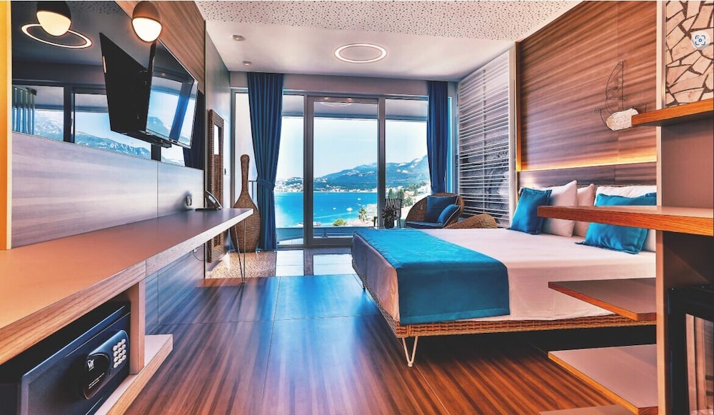 Carine Hotel Kumbor — Hotel rooms in Kumbor, Herceg Novi Municipality