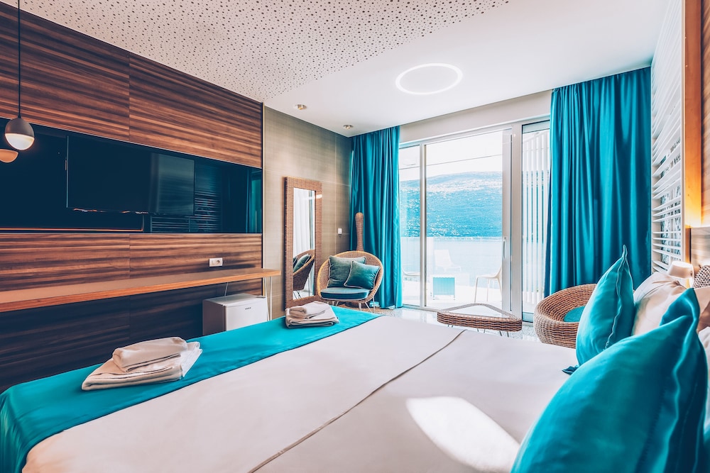 Carine Hotel Kumbor — Hotel rooms in Kumbor, Herceg Novi Municipality