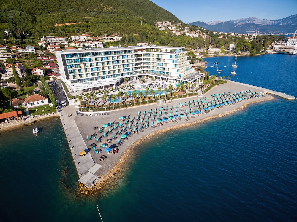 Carine Hotel Kumbor — Beach in Kumbor, Herceg Novi Municipality