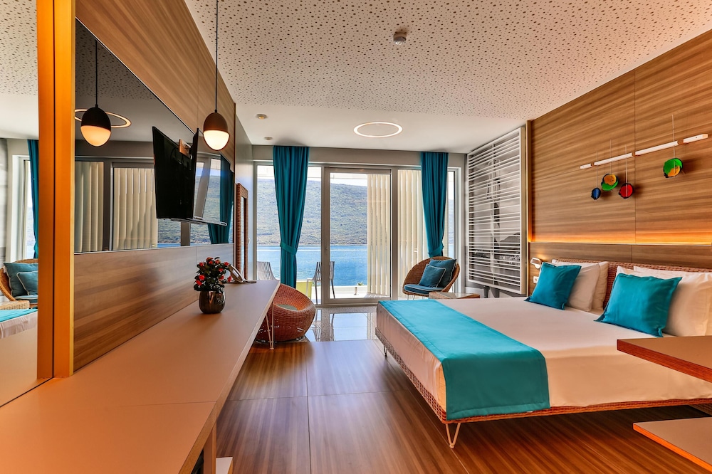 Carine Hotel Kumbor — Hotel rooms in Kumbor, Herceg Novi Municipality
