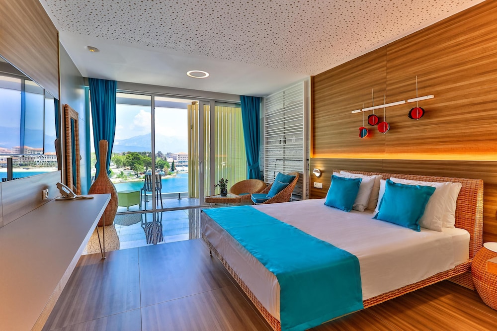 Carine Hotel Kumbor — Hotel rooms in Kumbor, Herceg Novi Municipality