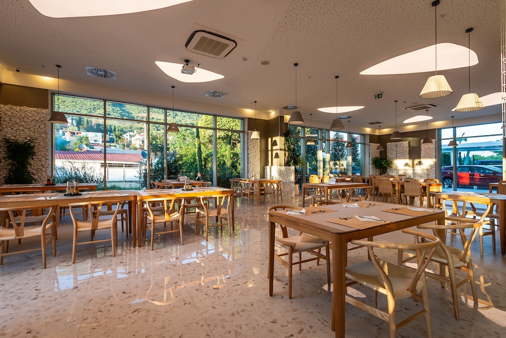 Carine Hotel Kumbor — Restaurant & bars in Kumbor, Herceg Novi Municipality