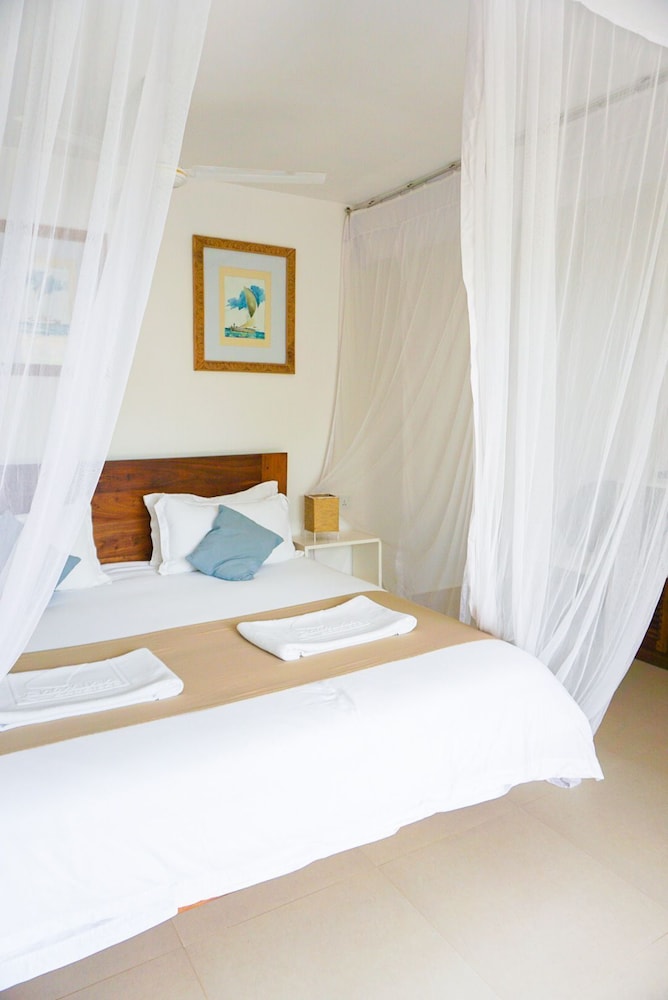 Dhow Inn Boutique Hotel — Hotel rooms in Paje, Zanzibar South