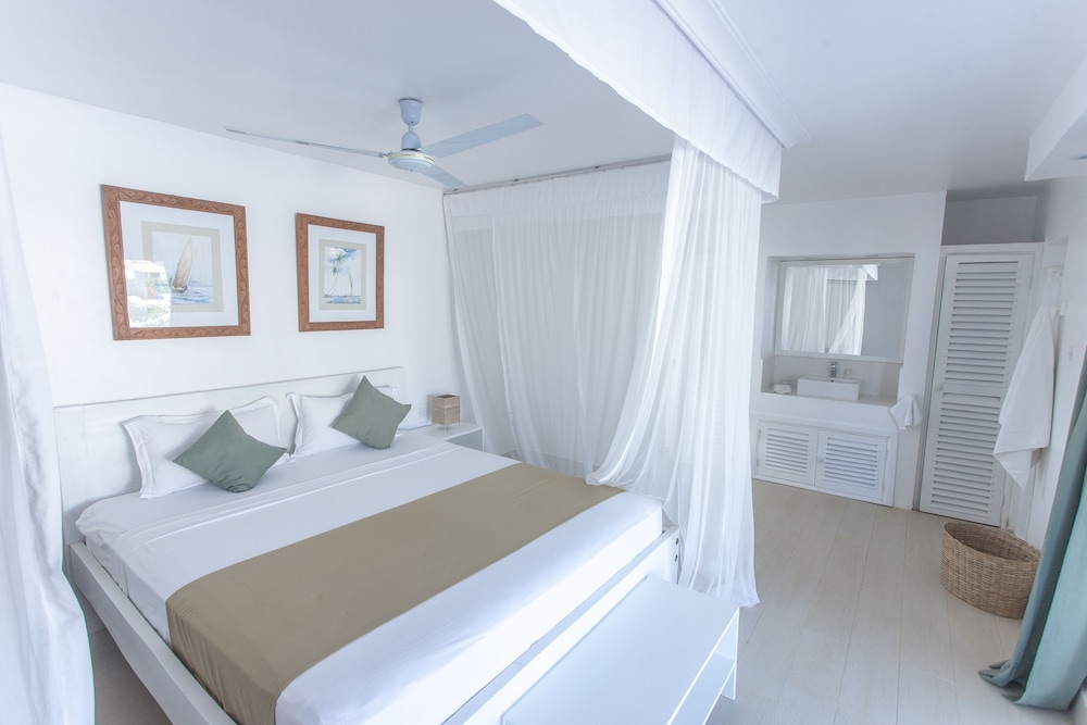Dhow Inn Boutique Hotel — Hotel rooms in Paje, Zanzibar South