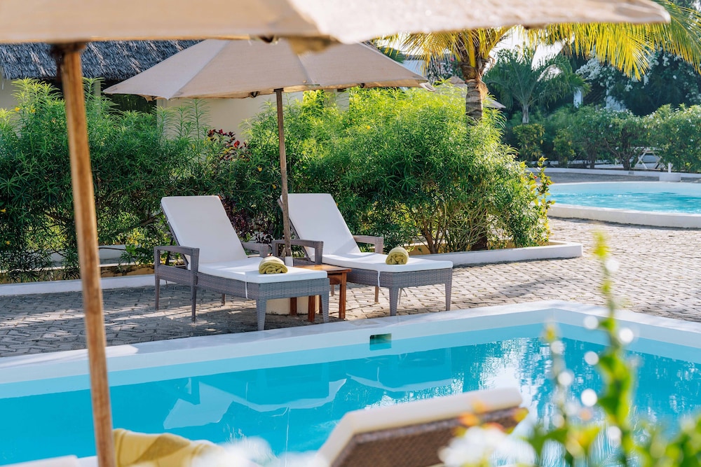 Dhow Inn Boutique Hotel — Swimming pool in Paje, Zanzibar South