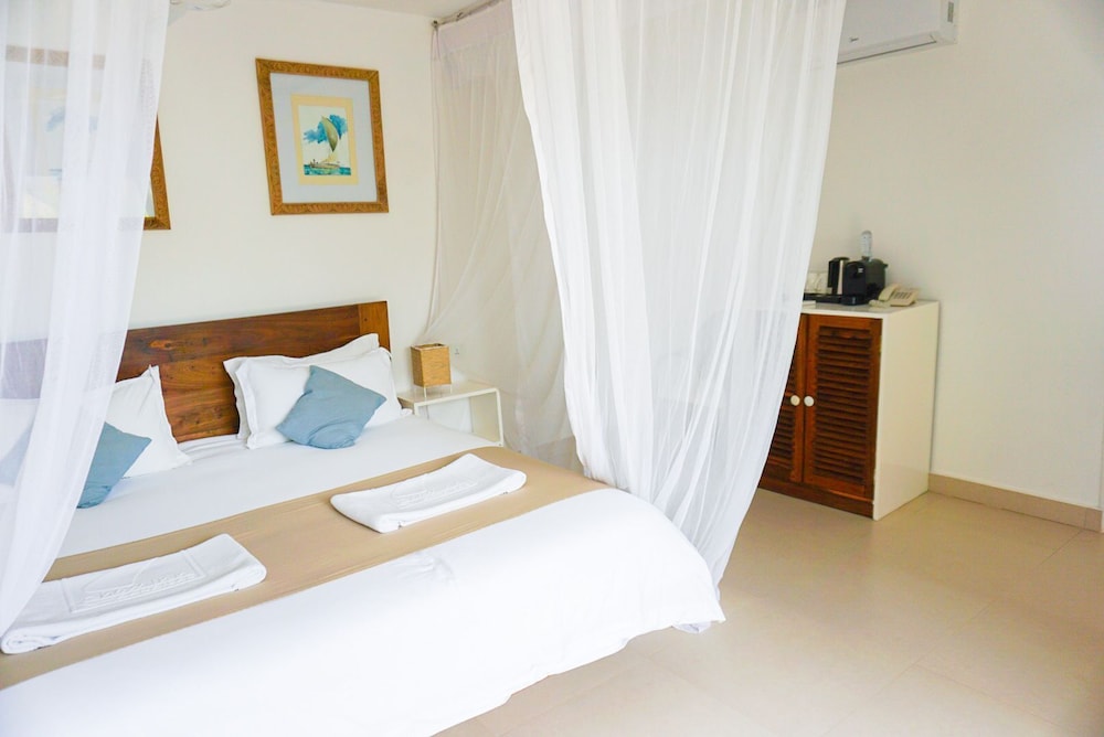 Dhow Inn Boutique Hotel — Hotel rooms in Paje, Zanzibar South