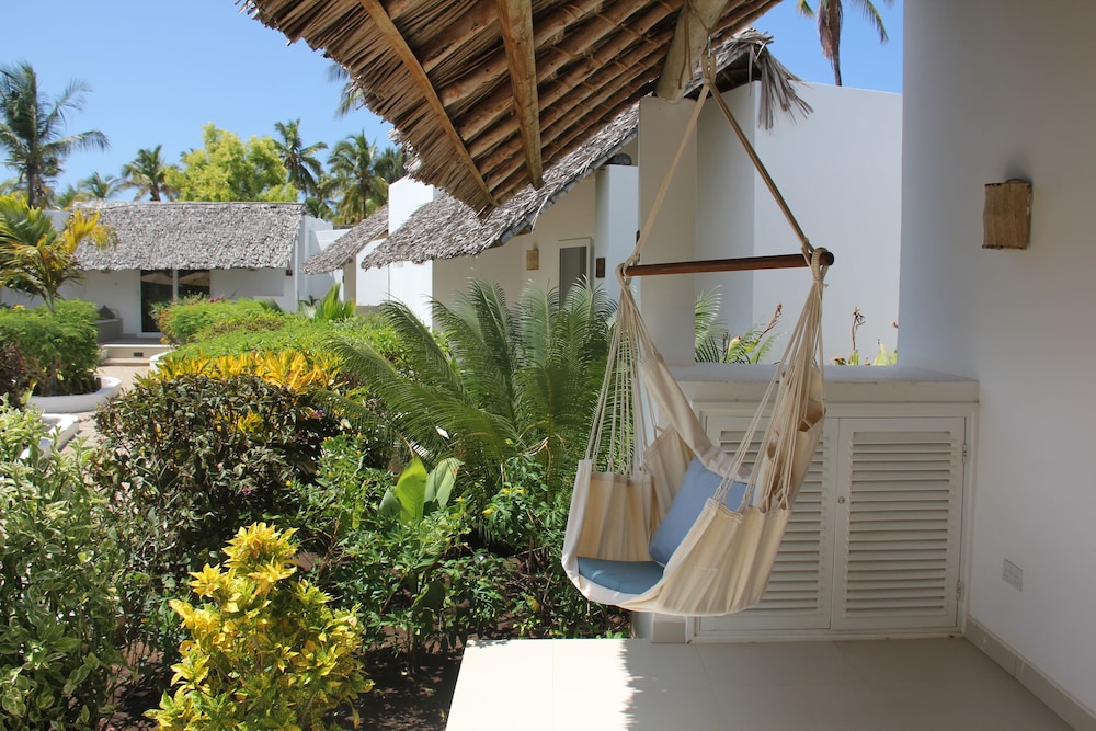 Dhow Inn Boutique Hotel — Hotel building in Paje, Zanzibar South