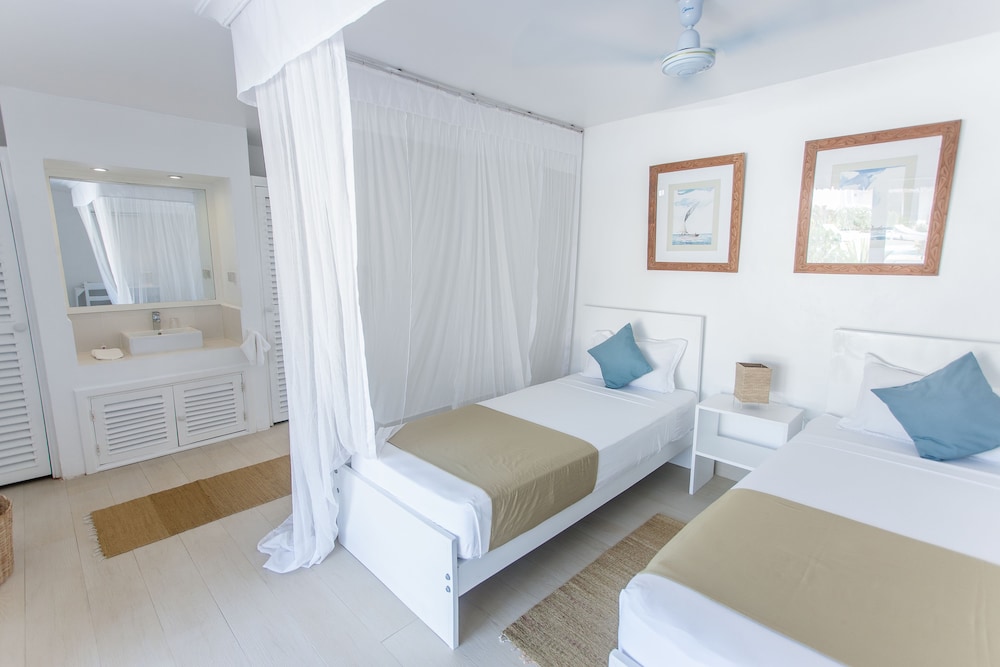 Dhow Inn Boutique Hotel — Hotel rooms in Paje, Zanzibar South