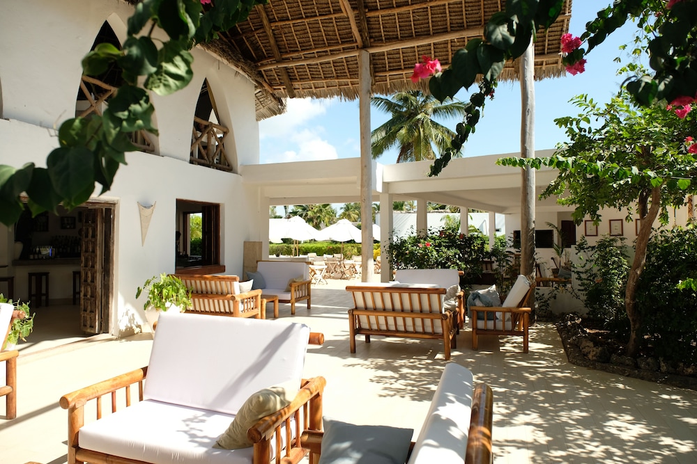 Dhow Inn Boutique Hotel — Hotel building in Paje, Zanzibar South