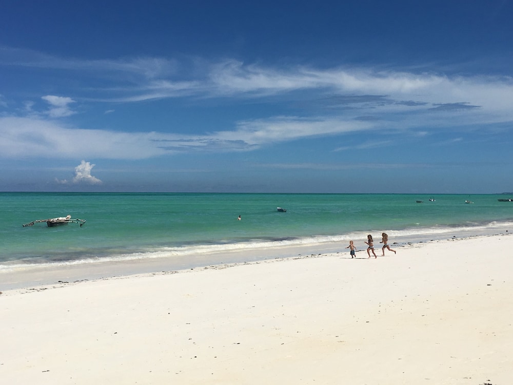 Dhow Inn Boutique Hotel — Beach in Paje, Zanzibar South