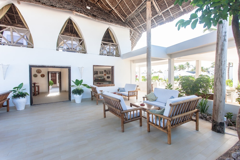 Dhow Inn Boutique Hotel — Hotel building in Paje, Zanzibar South