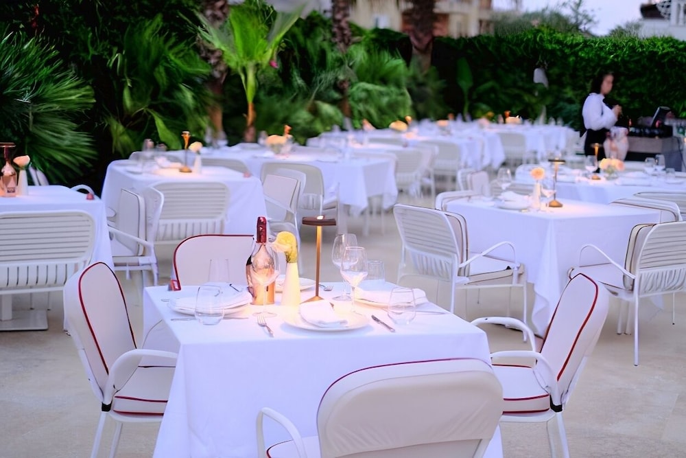 Flower Hotels & Resorts — Restaurant in Golem, Tirane
