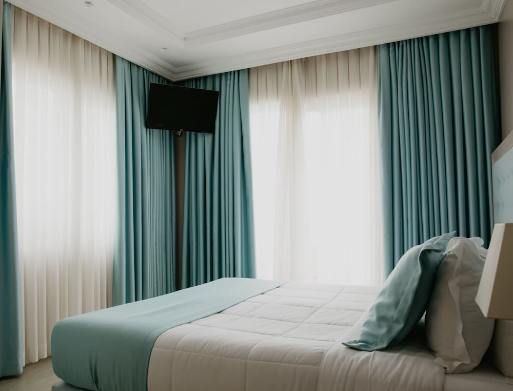 Flower Hotels & Resorts — Rooms in Golem, Tirane