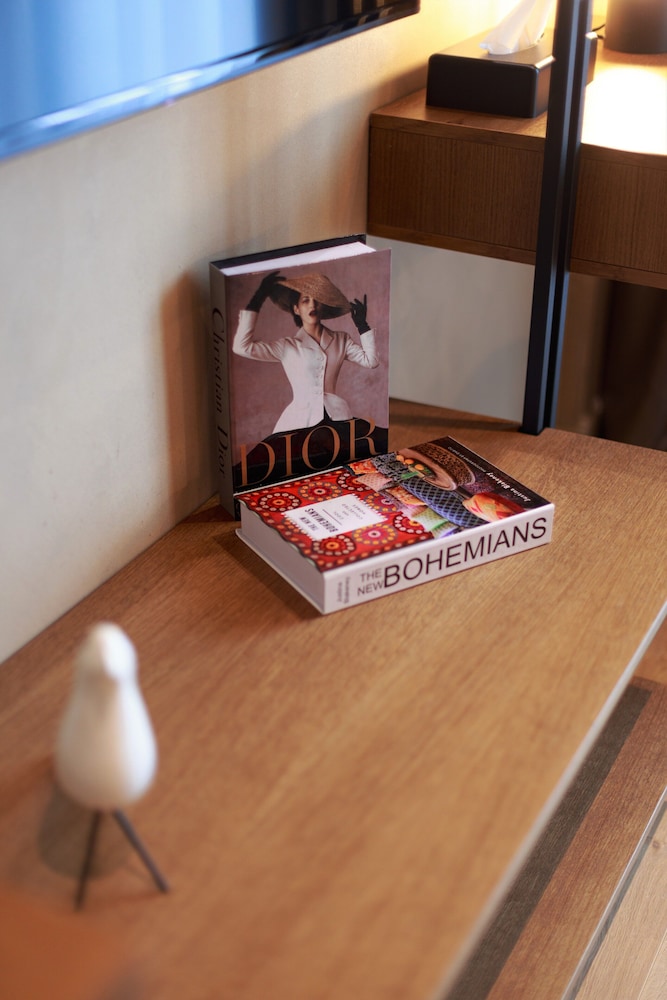 Flower Hotels & Resorts — Rooms in Golem, Tirane
