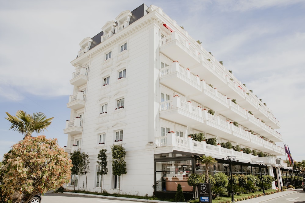 Flower Hotels & Resorts — Outdoor in Golem, Tirane