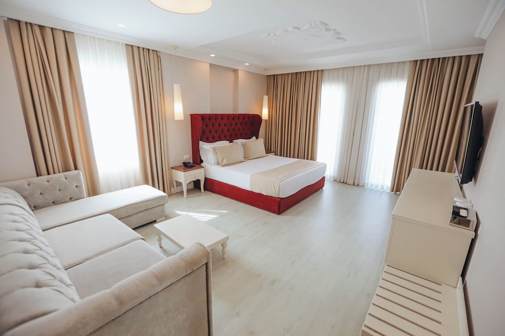 Flower Hotels & Resorts — Rooms in Golem, Tirane