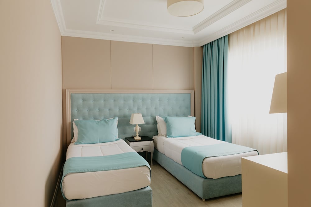 Flower Hotels & Resorts — Rooms in Golem, Tirane