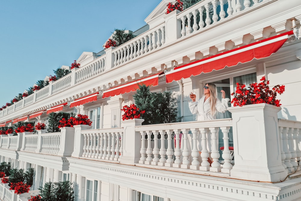 Flower Hotels & Resorts — Outdoor in Golem, Tirane