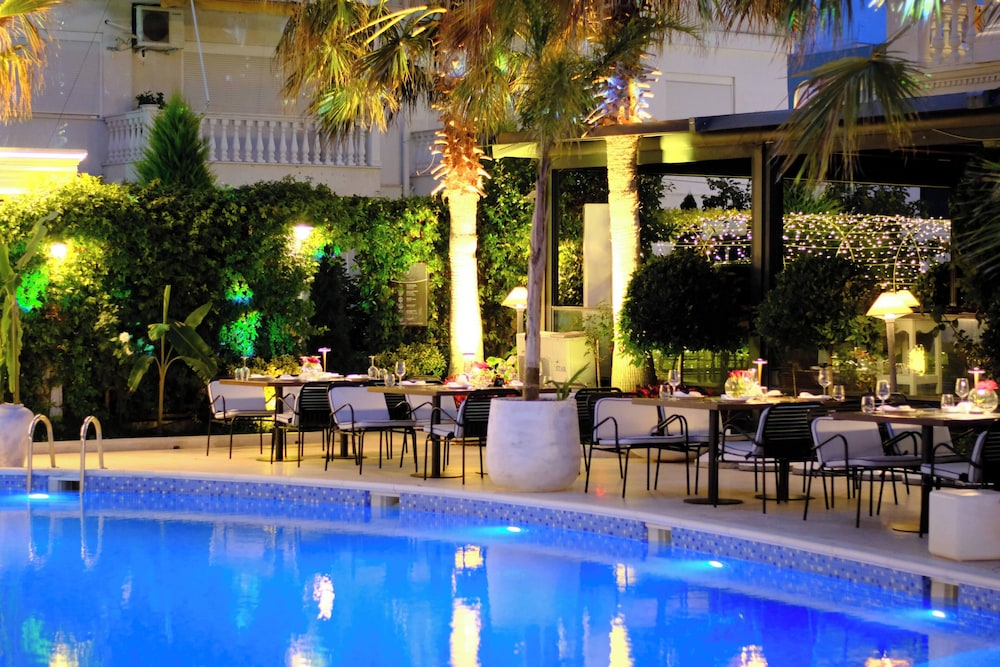 Flower Hotels & Resorts — Restaurant in Golem, Tirane