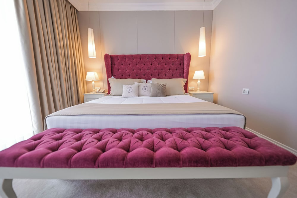 Flower Hotels & Resorts — Rooms in Golem, Tirane