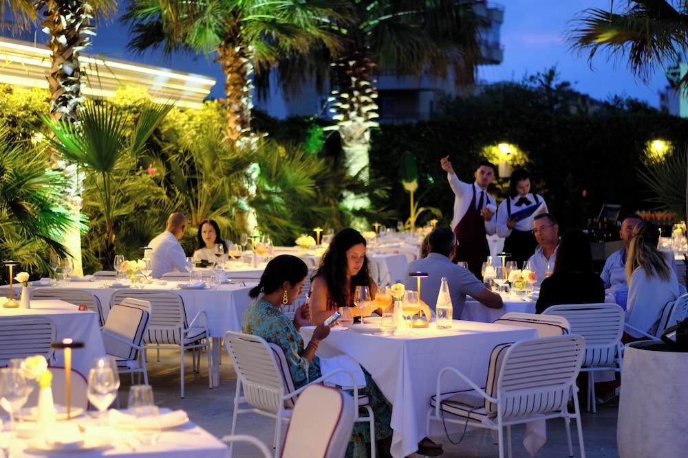 Flower Hotels & Resorts — Restaurant in Golem, Tirane