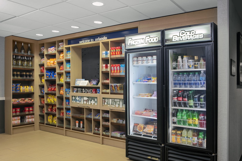Hampton Inn Orlando/Lake Buena Vista — Restaurant & bars in Orlando, Florida