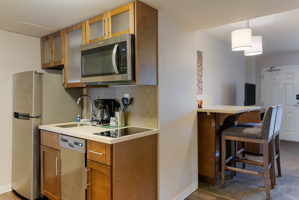 Staybridge Suites Orlando Royale Parc Suites by IHG — Hotel rooms in Kissimmee, Florida