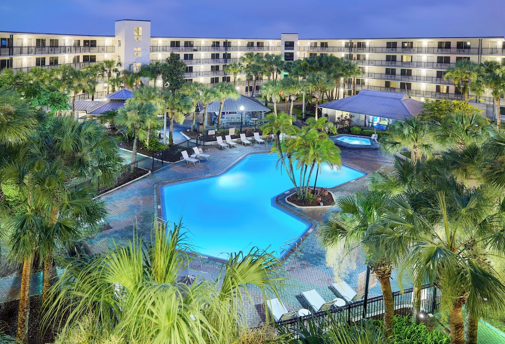 Staybridge Suites Orlando Royale Parc Suites by IHG — Swimming pool in Kissimmee, Florida