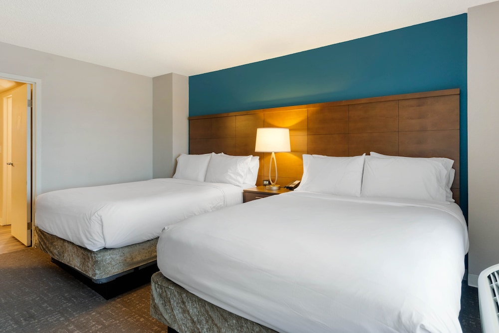 Staybridge Suites Orlando Royale Parc Suites by IHG — Hotel rooms in Kissimmee, Florida