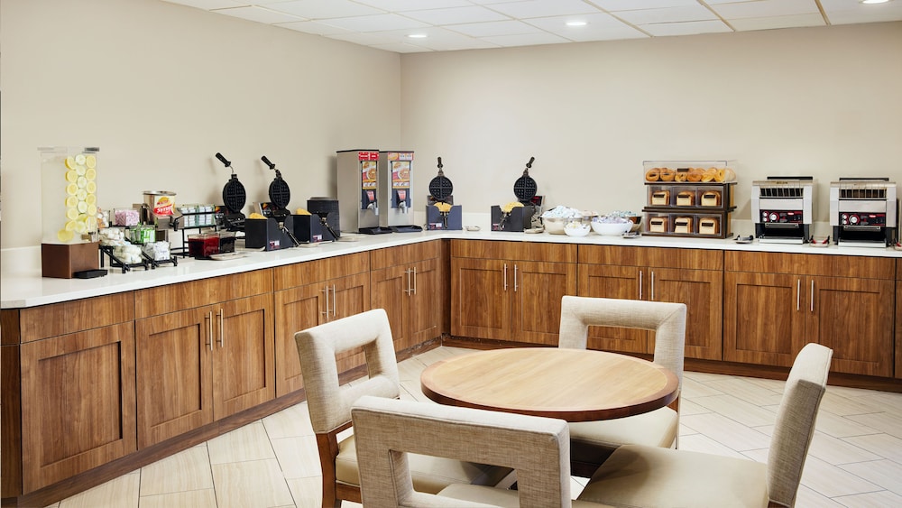 Staybridge Suites Orlando Royale Parc Suites by IHG — Restaurant & bars in Kissimmee, Florida