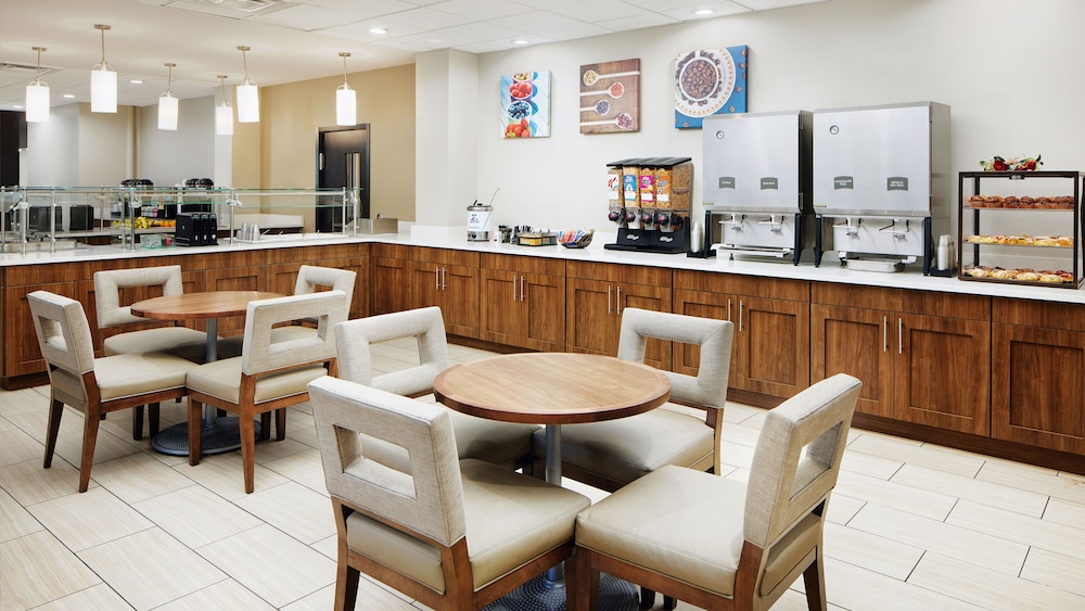 Staybridge Suites Orlando Royale Parc Suites by IHG — Restaurant & bars in Kissimmee, Florida