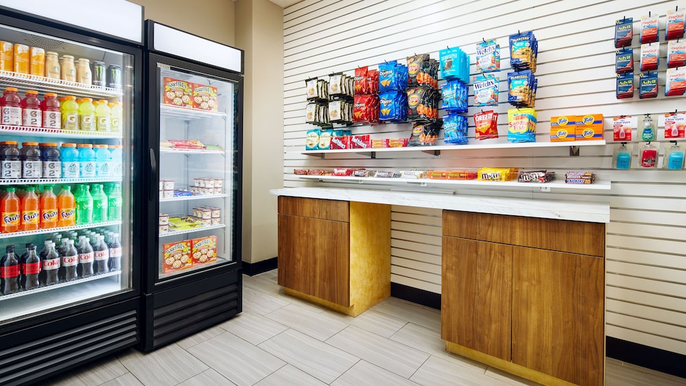 Staybridge Suites Orlando Royale Parc Suites by IHG — Restaurant & bars in Kissimmee, Florida