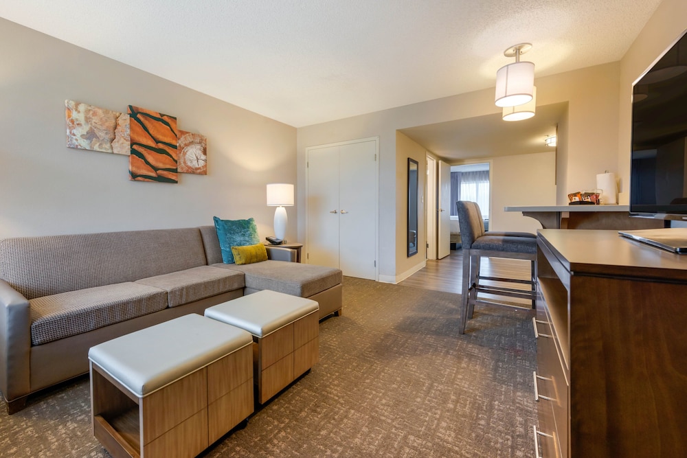 Staybridge Suites Orlando Royale Parc Suites by IHG — Hotel rooms in Kissimmee, Florida