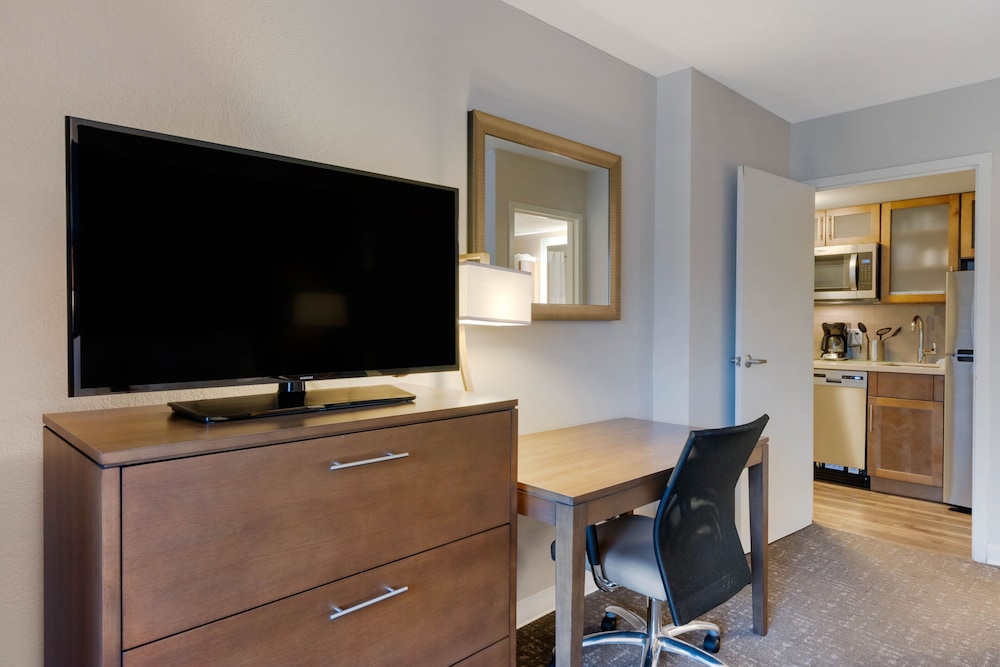Staybridge Suites Orlando Royale Parc Suites by IHG — Hotel rooms in Kissimmee, Florida