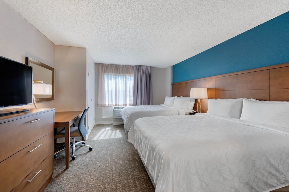 Staybridge Suites Orlando Royale Parc Suites by IHG — Hotel rooms in Kissimmee, Florida