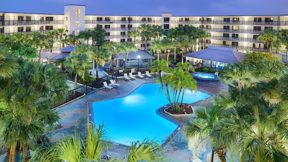 Staybridge Suites Orlando Royale Parc Suites by IHG — Swimming pool in Kissimmee, Florida