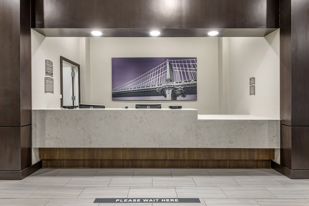 Staybridge Suites Orlando Royale Parc Suites by IHG — Hotel building in Kissimmee, Florida